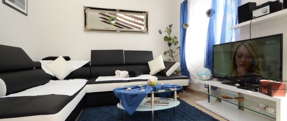 paradise-vela-luka-house-for-rent-livingroom-01