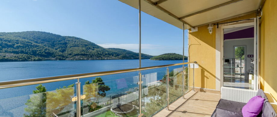 holiday-home-paradise-house1-topfloor-balcony2-10-2021-pic-03