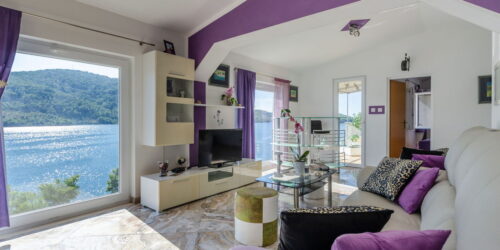 holiday-home-paradise-house1-topfloor-livingroom-10-2021-pic-01